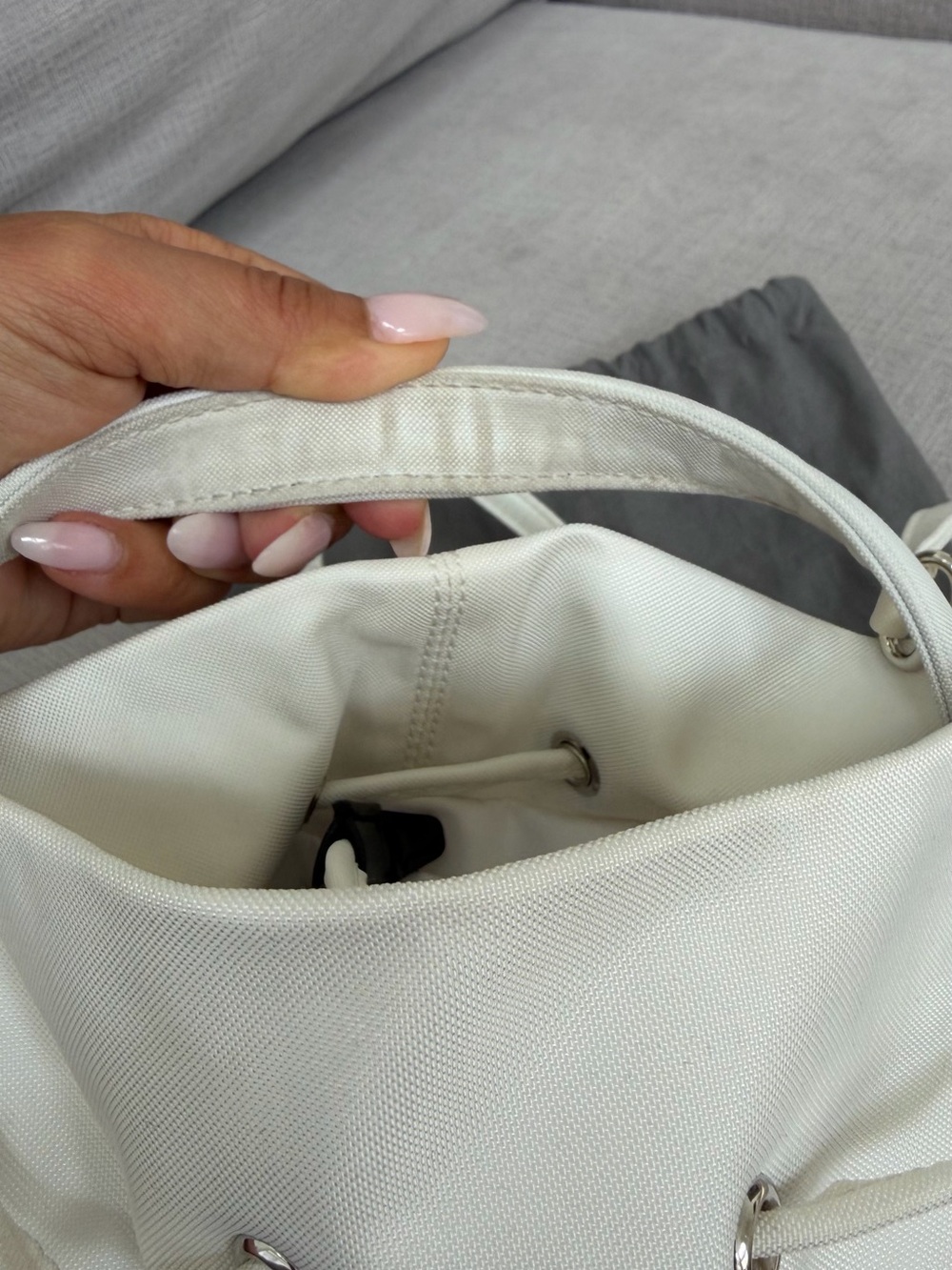 Balenciaga White Canvas Drawstring Bucket Bag with Black Logo - Picture 5 of 9
